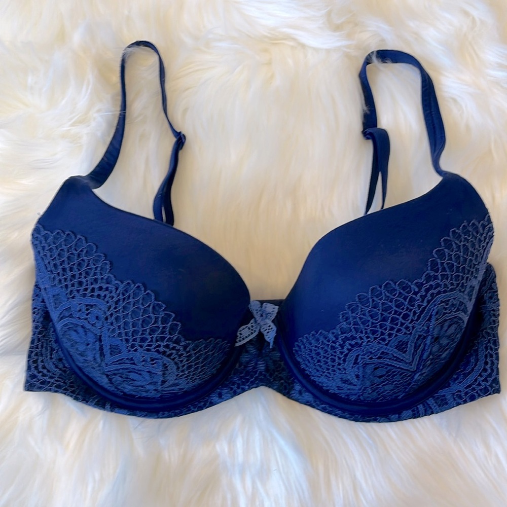 Victoria’s Secret Body by Victoria Lined Demi Blue  Lace 34D